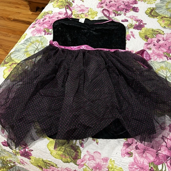 Pretty Witch  Halloween Costume with Sparkly Skirt Wrap - Picture 5 of 5